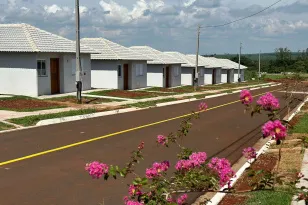 Casas foram entregues na tarde desta sexta-feira (19)