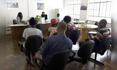 Número de trabalhadores estrangeiros quase dobrou no Paraná entre 2018