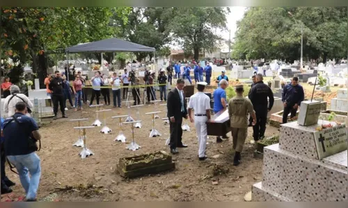 Corpos resgatados em barco à deriva são sepultados em Belém