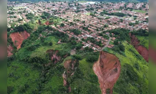 Cratera no interior de SP: prefeitura pede vistoria em voçoroca