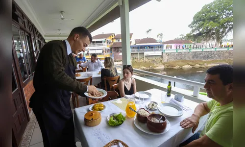 Setor de serviços cresceu 8,5% no 1º bimestre de 2024 no Paraná
