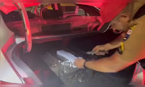 Duas mulheres são presas transportando 100kg de maconha em Rolândia