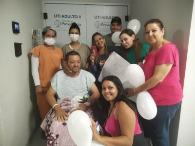 Família fez festa na saída de hospital