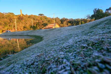 Estação também terá menos chuvas e temperaturas amenas