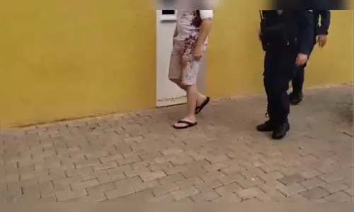 Homem é esfaqueado pela mulher e ainda vai preso no PR