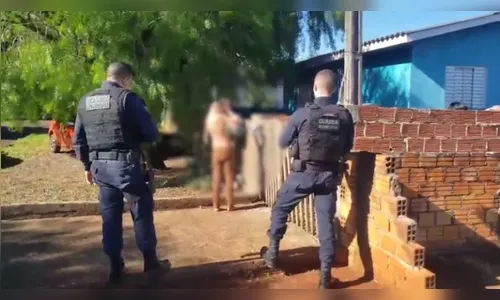 Homem em surto tira a roupa e afirma que matou delegado