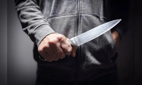 Marido golpeia mulher com facada no pescoço em Apucarana
