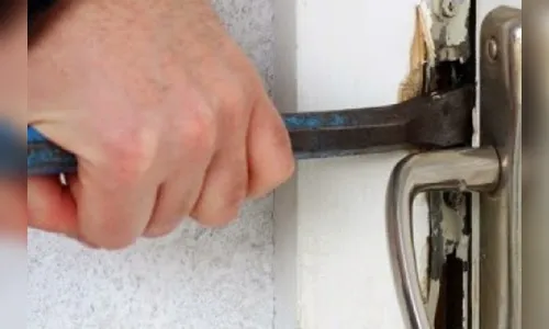 Criminosos furtam duas residências no Residencial Interlagos