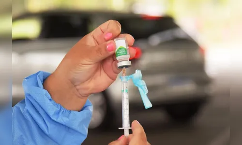 Governo anuncia vacina 100% nacional contra a dengue a partir de 2026