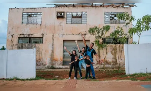 Casal viraliza na internet ao mostrar reforma de casa abandonada no PR