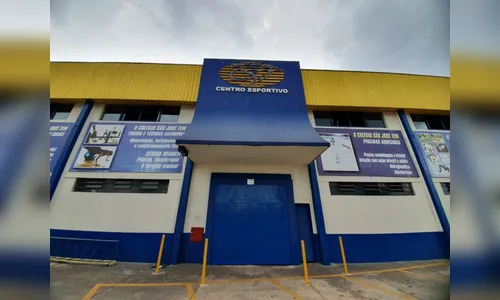 Dupla furta alimentos e dinheiro de lanchonete de colégio em Apucarana