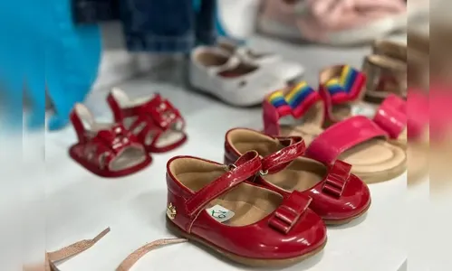 Metade do preço em roupas de verão e sapatos marca bazar da Edhucca