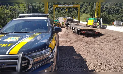 Guincho tem cabine arrancada e homem morre na área de escape da BR-376