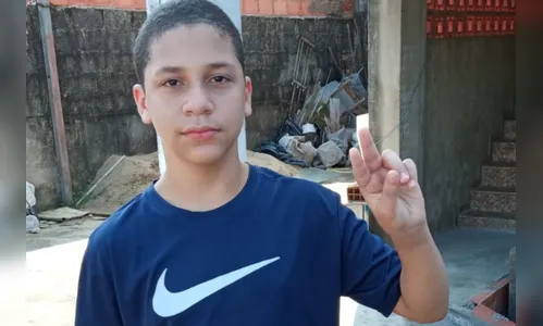 Adolescente de 13 anos morre após ser atacado por alunos em escola