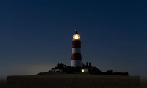 O conhecimento é um farol para uma sociedade mais justa; ouse saber