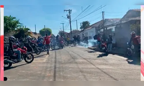 Motoboys destroem casa após discussão durante entrega; veja vídeo