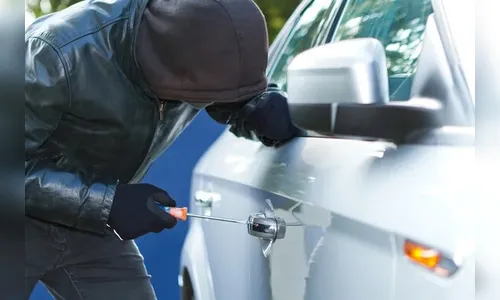 Veiculo Gol é furtado no centro de Jandaia do Sul