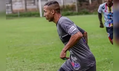 Atleta morre após bater cabeça durante partida de futebol