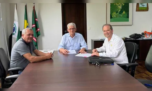 Carlos Gil busca recursos para patrulha rural e pavimentação