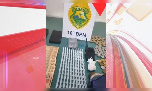 Pai e filho vão presos por tráfico e PM apreende drogas e dinheiro