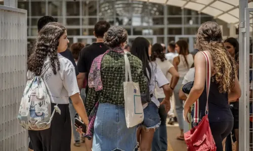 Enem avalia o desempenho escolar dos estudantes ao fim da educação básica e é a principal porta de entrada para a educação superior no Brasil