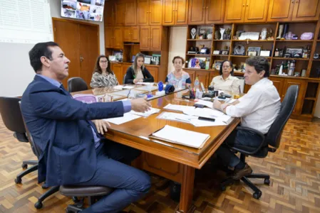 Prefeito Junior da Femac e integrantes do Sindspa