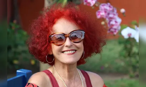 Escritora faz primeiro post após ataque de pitbulls e diz que está bem