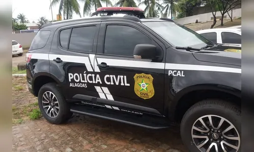 Criminoso faz bebê refém para tentar roubar celular e moto de casal