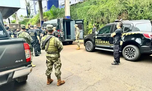 Mais de 20 brasileiros são entregues à Polícia Federal pelo Paraguai