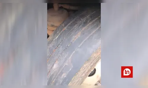 Vídeo mostra pneu 'careca' de ônibus escolar que tombou em Apucarana