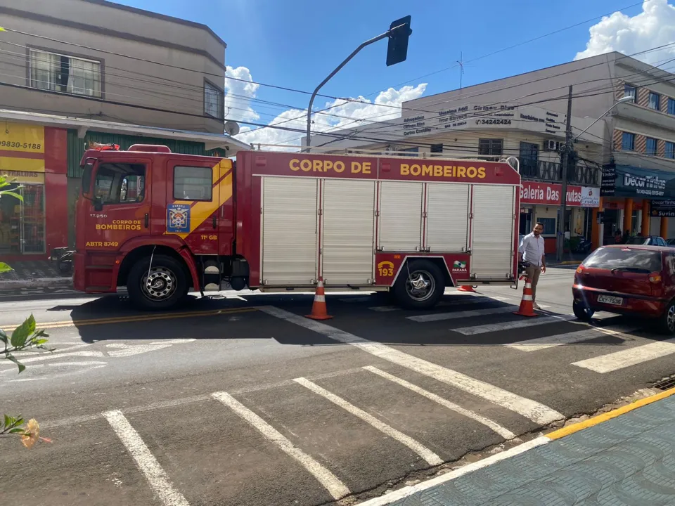 A batida aconteceu durante o deslocamento da equipe para atender a um curto-circuito na região do Portal do Lago.