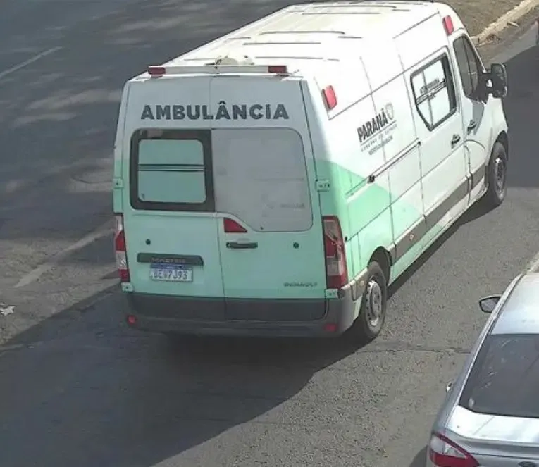 Ambulância de Sarandi é furtada em frente a hospital de Maringá
