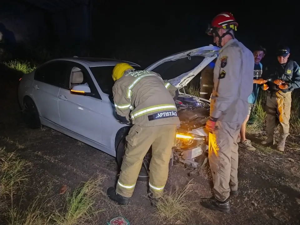 BMW bateu na noite desta segunda