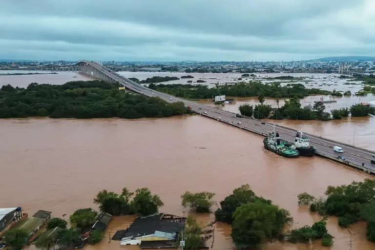 Governo do Estado informou que ao menos 83 pessoas morreram