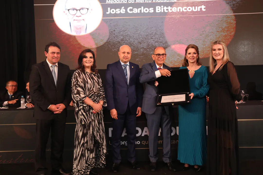 José Carlos Bittencourt, diretor da Eletran, foi homenageado