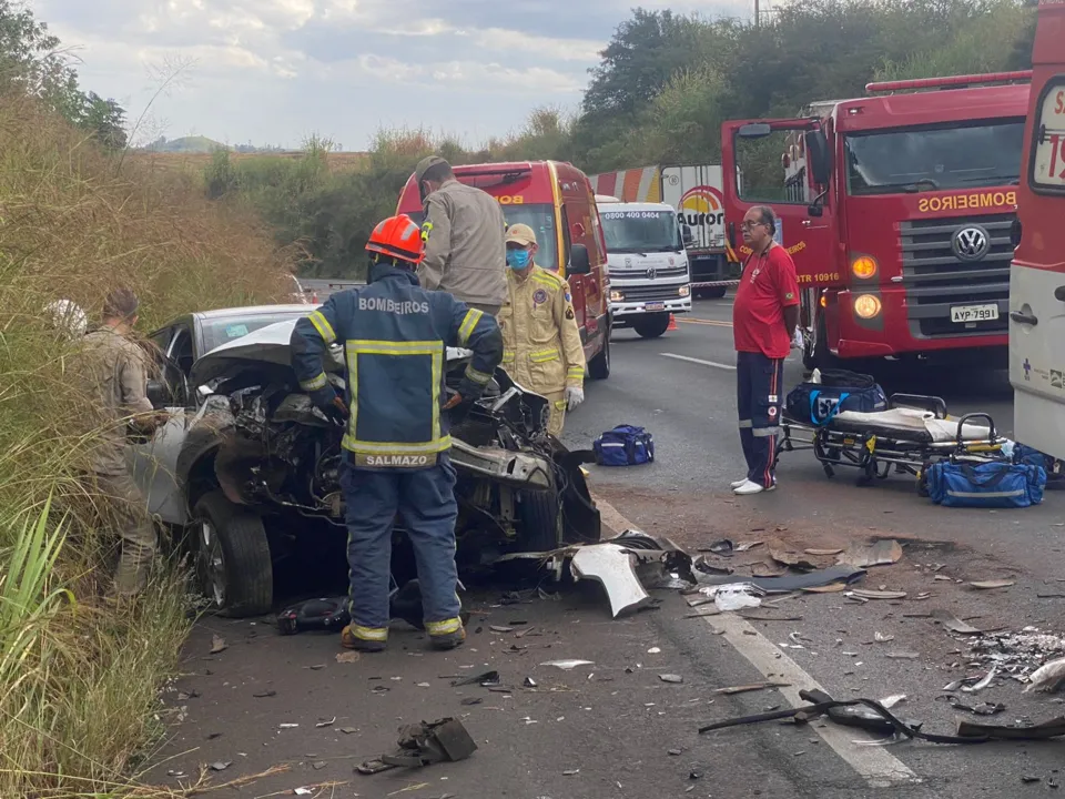 Motorista de Renault Captur ficou gravemente ferido