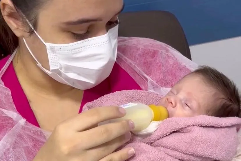 Na foto, Pamela Bergamasco e sua filha Laura.