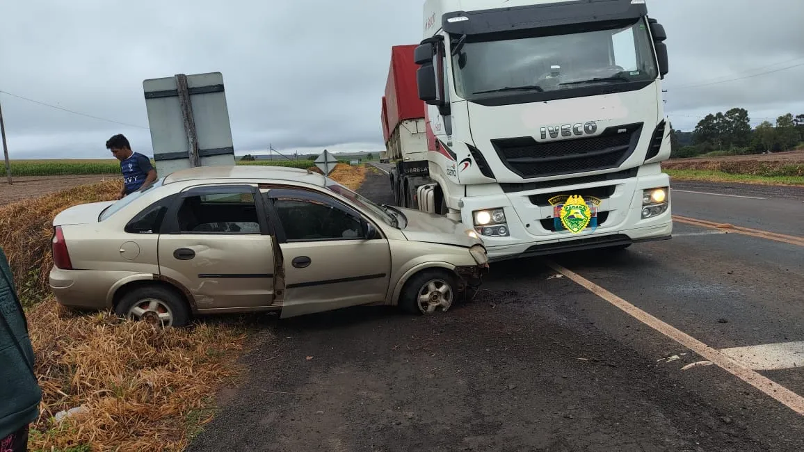 O acidente ocorreu na PR-272, em Cruzmaltina.