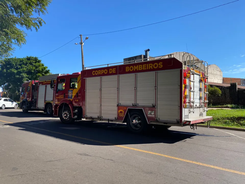 Os bombeiros controlaram as chamas