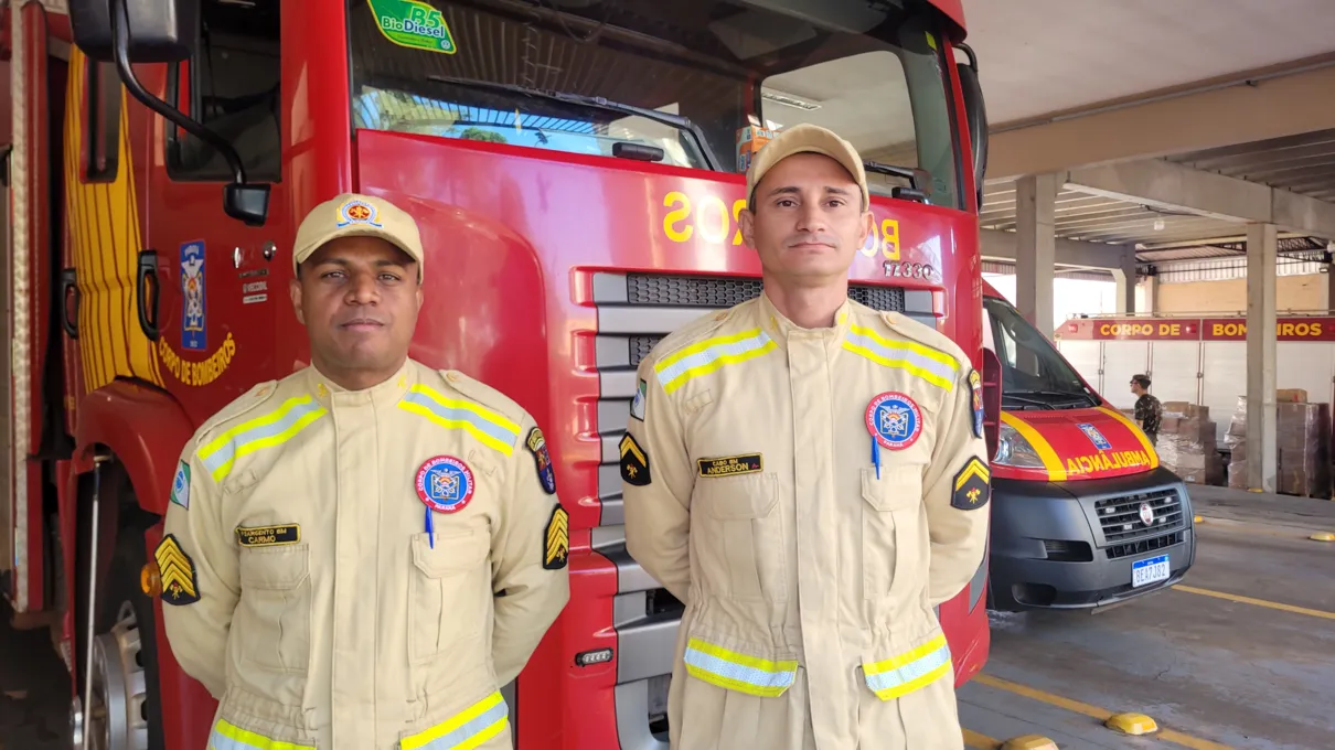 Sargento do Carmo e cabo Anderson, do Corpo de Bombeiros, de Apucarana