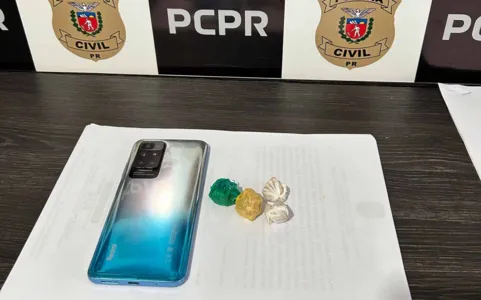 A droga foi encontrada embaixo da cama do adolescnte