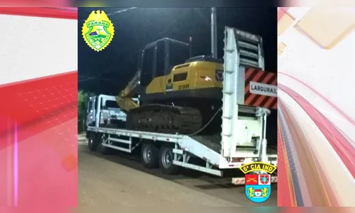 Maquinário e caminhão da Prefeitura de Arapuã são recuperados pela PM