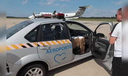 Avião da Casa Militar leva alimento especial para crianças no RS