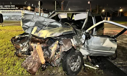 Motorista de Fiat Uno foge após causar acidente com ônibus no Paraná