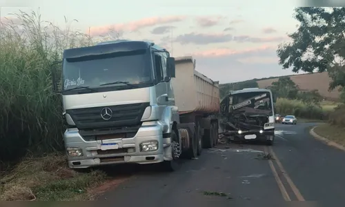Acidente entre ônibus e carreta deixa oito feridos no norte do Paraná