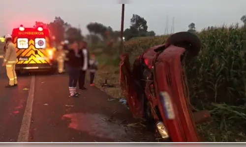 Adolescente é ejetado de VW Gol após grave capotamento no PR