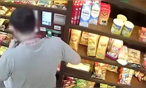 Advogado é flagrado furtando mercado de condomínio de luxo no PR