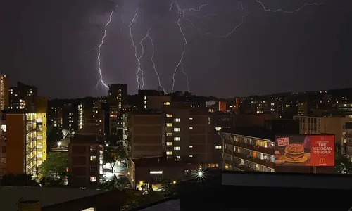 Mudanças climáticas: Paraná é atingido por 19 raios a cada minuto