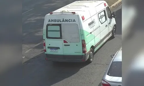 Ambulância de Sarandi é furtada em frente a hospital de Maringá