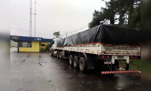 Carreta com donativos do Paraná é apreendida com drogas em SC
